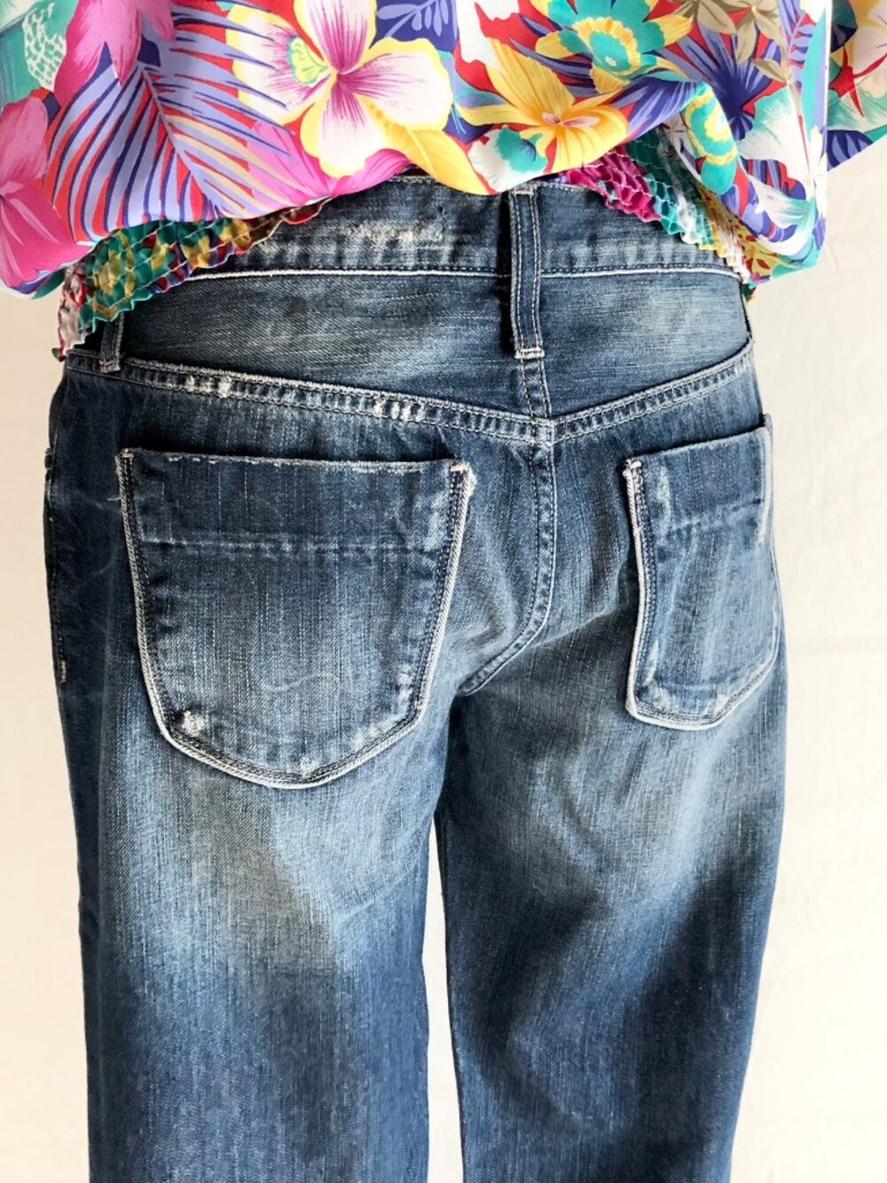 Black Orchid Distressed Boyfriend Jeans Medium Dark Blue Size 27 - Picture 4 of 7